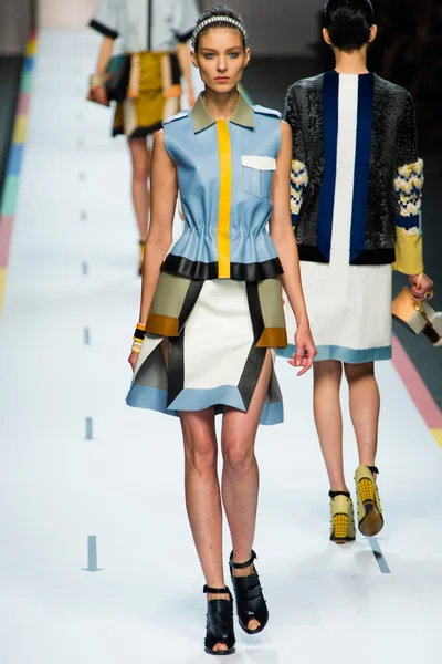 Look 2